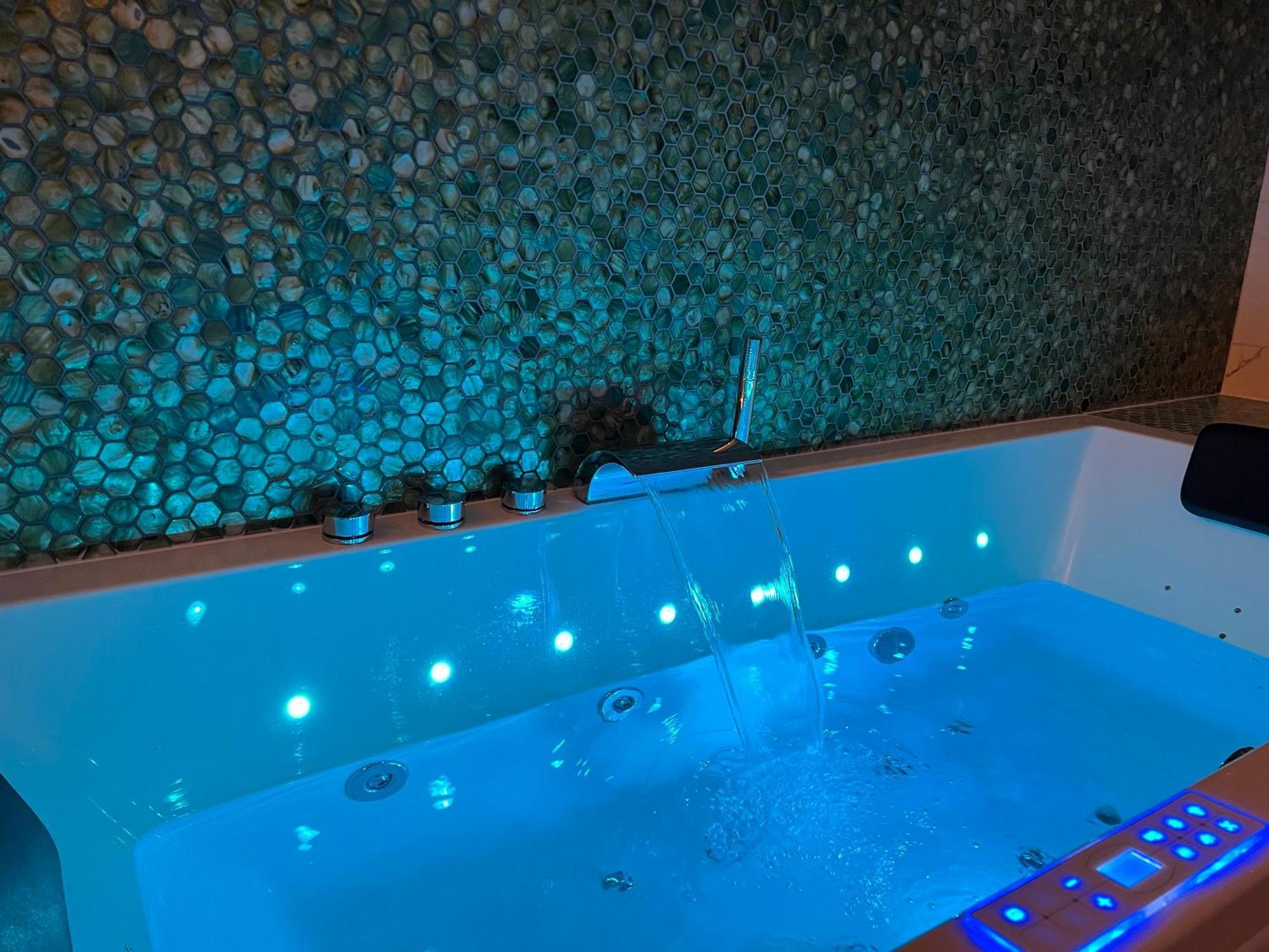 Lyon Premium - Luxezen Spa 빌뢰르반 외부 사진